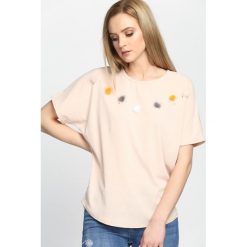 Beżowy T-shirt Think About Is You. Brązowe bluzki damskie marki Born2be, l, z aplikacjami, z okrągłym kołnierzem. Za 24,99 zł.