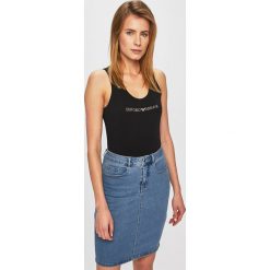 Emporio Armani - Top. Białe bluzki damskie Emporio Armani, s, z aplikacjami, z elastanu, z okrągłym kołnierzem. W wyprzedaży za 129,90 zł.