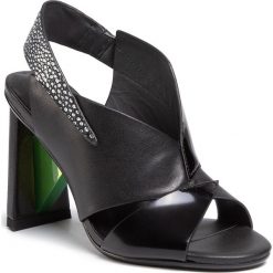 Sandały UNITED NUDE - Spark Sandal Hi 1054301149 Black. Czarne klapki damskie United Nude, bez wzorów, ze skóry, bez obcasa. W wyprzedaży za 839,00 zł.