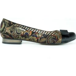 Baleriny z czarnym czubkiem - skóra naturalna - model 007 - kolor złota mozaika. Żółte baleriny damskie Zapato, bez wzorów, ze skóry, bez obcasa. W wyprzedaży za 173,40 zł.