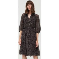 Wzorzysta sukienka Eco Aware - Wielobarwny. Sukienki damskie Mohito, bez wzorów, bez kołnierzyka, bez rękawów. Za 159,99 zł.