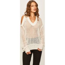 Silvian Heach - Sweter. Białe swetry damskie Silvian Heach, s, bez wzorów, z poliesteru, klasyczne, bez rękawów, bez kaptura. W wyprzedaży za 299,90 zł.