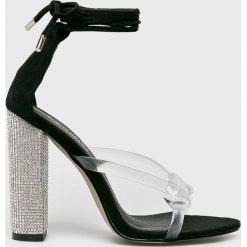 Public Desire - Sandały. Czarne sandały damskie marki Public Desire, z materiału, na obcasie. W wyprzedaży za 119,90 zł.