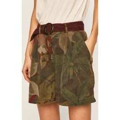 Desigual - Szorty. Szorty damskie Desigual, s, w paski, z lyocellu, casualowe, z podwyższonym stanem. Za 349,90 zł.