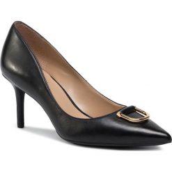 Szpilki LAUREN RALPH LAUREN - London 802755521002 Black. Czarne półbuty damskie Lauren Ralph Lauren, bez wzorów, ze skóry ekologicznej, bez obcasa, na obcasie, bez zapięcia. Za 589,00 zł.