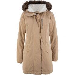 Parka z kapturem z podszewką ze sztucznego futerka bonprix beżowy. Brązowe kurtki damskie bonprix, bez wzorów, z kapturem. Za 124,99 zł.