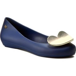 Baleriny ZAXY - Pop Heart Fem 82002 Navy 51765 W285013. Niebieskie baleriny damskie Zaxy, bez wzorów, z tworzywa sztucznego, bez obcasa, bez zapięcia. W wyprzedaży za 139,00 zł.