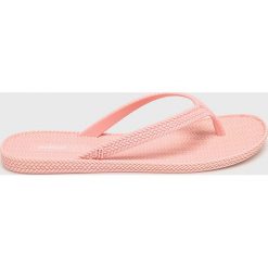Melissa - Japonki Braided Summer. Różowe klapki damskie Melissa, bez wzorów, z materiału, bez obcasa, na obcasie. W wyprzedaży za 139,90 zł.