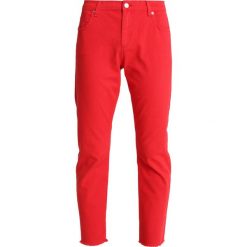 Boyfriendy damskie: 2ndOne NOORA Jeansy Straight Leg raw indie red