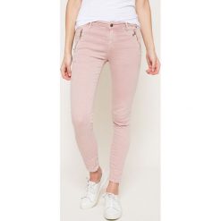 Answear - Jeansy. Szare jeansy damskie ANSWEAR. W wyprzedaży za 99,90 zł.