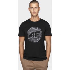T-shirt męski TSM076 - głęboka czerń. T-shirty męskie 4f, m, bez wzorów, bez kołnierzyka. W wyprzedaży za 49,99 zł.