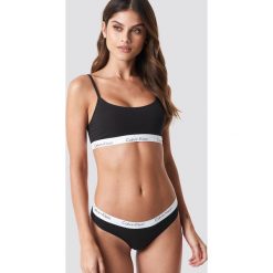 Calvin Klein Stringi 2-pak - Black. Czarne stringi Calvin Klein, s, z bawełny. Za 113,00 zł.