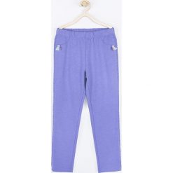 Coccodrillo - Spodnie dziecięce 92-122 cm. Spodnie dziewczęce COCCODRILLO, m, bez wzorów, z elastanu, casualowe. W wyprzedaży za 39,90 zł.