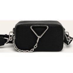 Karl Lagerfeld - Torebka skórzana. Czarne listonoszki damskie KARL LAGERFELD, w paski, ze skóry, na ramię, małe, bez dodatków. Za 1139,00 zł.
