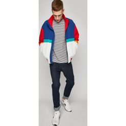 Tommy Jeans - Kurtka. Płaszcze męskie Tommy Jeans, m, bez wzorów, z poliesteru, krótkie, bez kaptura. W wyprzedaży za 399,90 zł.