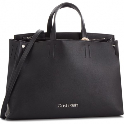 Torebka CALVIN KLEIN - Tack Tote K60K604816 001. Czarne torebki klasyczne damskie Calvin Klein, ze skóry ekologicznej. Za 699,00 zł.