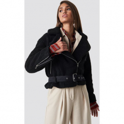 Hannalicious x NA-KD Kurtka motocyklowa Teddy - Black. Czarne kurtki damskie marki Hannalicious x NA-KD, w paski. Za 323,95 zł.