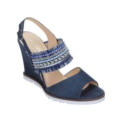Sandały w kolorze granatowym. Sandały damskie Clarks, Wojas. W wyprzedaży za 229,95 zł.