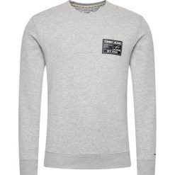 Bluza Tommy Jeans Tjm Black Label Crew DM0DM08062. Szare bluzy męskie Tommy Jeans, m, bez wzorów, z bawełny, bez kołnierzyka, bez rękawów, bez kaptura. Za 389,00 zł.