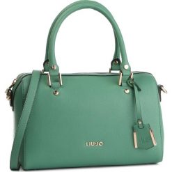 Torebka LIU JO - M Satchel N19010 E0087 Wasabi 75923. Zielone torebki klasyczne damskie Liu Jo, bez wzorów, ze skóry ekologicznej, klasyczne, bez dodatków. Za 599,00 zł.