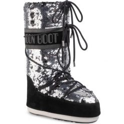 Śniegowce Moon Boot Classic Disco 14025200. Różowe śniegowce damskie Moon Boot, bez zapięcia. W wyprzedaży za 919,00 zł.