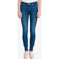 Calvin Klein 001 Dżinsy Niebieski. Niebieskie jeansy damskie Calvin Klein. Za 464,95 zł.
