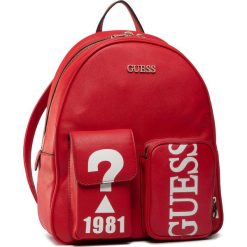 Plecak GUESS - Utility Vibe HWVQ77 51330 RED. Czerwone plecaki damskie Guess, z aplikacjami, ze skóry ekologicznej, eleganckie, bez dodatków. Za 639,00 zł.