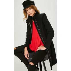 Vero Moda - Płaszcz. Czarne kurtki damskie Vero Moda, s, w paski, z bawełny. W wyprzedaży za 199,90 zł.