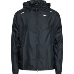 Wiatrówka NIKE Windrunner CK6341. Czarne kurtki sportowe męskie Nike, xl, bez wzorów, bez kaptura, do biegania. Za 519,00 zł.