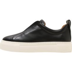 By Malene Birger GORENITAS Sneakersy niskie black. Czarne trampki i tenisówki damskie marki By Malene Birger, ze skóry. Za 1029,00 zł.