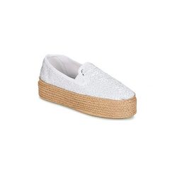 Buty Ippon Vintage BEACH PRINCE. Białe trampki i tenisówki damskie marki Ippon Vintage, bez wzorów, bez zapięcia. Za 279,20 zł.