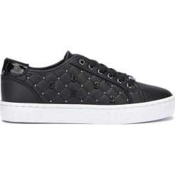 Guess Tenisówki Czarny. Czarne trampki i tenisówki damskie Guess, z aplikacjami, z materiału. Za 435,95 zł.