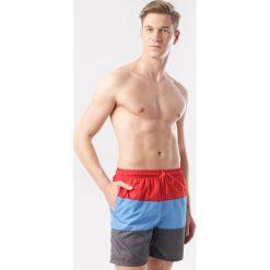 Czerwono-Szare Szorty Petorila. Czerwone spodenki i szorty męskie Born2be, xl, bez wzorów. W wyprzedaży za 34,99 zł.