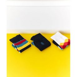 3PACK SKARPETKI MĘSKIE. Niebieskie skarpetki męskie Top Secret, w paski, z dzianiny. W wyprzedaży za 14,99 zł.
