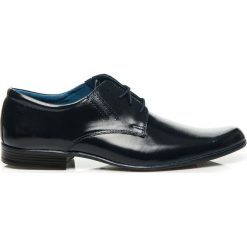 WIZYTOWE PÓŁBUTY ZE SKÓRY. Niebieskie buty wizytowe męskie marki LUCCA, ze skóry, bez zapięcia. Za 219,00 zł.