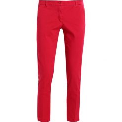 Chinosy damskie: Sisley BASIC Chinosy fuxia