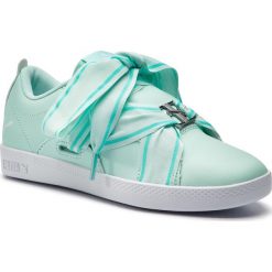 Sneakersy PUMA - Smash Wns Buckle 368081 06 Fair Aqua/Puma White. Zielone półbuty damskie Puma, na co dzień, bez wzorów, ze skóry ekologicznej, bez obcasa, na płaskiej podeszwie, bez zapięcia. W wyprzedaży za 169,99 zł.