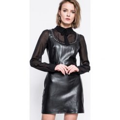 Guess Jeans - Sukienka Melania. Szare długie sukienki Guess Jeans, na co dzień, m, z aplikacjami, z jeansu, casualowe, z długim rękawem, dopasowane. W wyprzedaży za 329,90 zł.