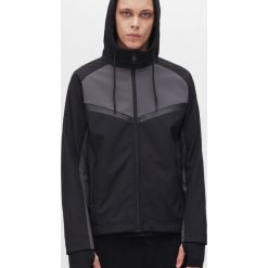 Bluza typu softshell z kapturem -. Bluzy męskie Reserved, s, bez wzorów, z softshellu, z kapturem, bez rękawów, z kapturem. Za 179,99 zł.