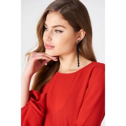 Kolczyki damskie: NA-KD Accessories Długie wiszące kolczyki – Black