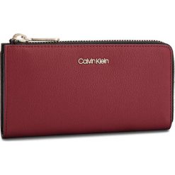 Duży Portfel Damski CALVIN KLEIN - Drive Large Zip Arou K60K604503 628. Czerwone portfele damskie Calvin Klein, ze skóry ekologicznej. Za 299,00 zł.