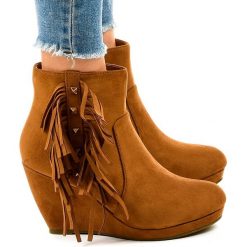 Brązowe Camel zamszowe botki na koturnie boho LBS2586. Pomarańczowe botki damskie ButyModne, z zamszu, boho, bez obcasa, na koturnie, bez zapięcia. Za 79,00 zł.