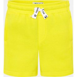 Mayoral - Szorty dziecięce 92-134 cm. Czerwone spodenki chłopięce marki Mayoral, bez wzorów, z elastanu, sportowe. Za 56,90 zł.