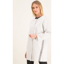 Płaszcz przejściowy Weekend Max Mara Zerbino 59010107. Białe płaszcze damskie Weekend Max Mara, m, bez wzorów, z elastanu. W wyprzedaży za 759,00 zł.