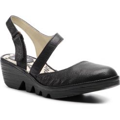 Sandały FLY LONDON - Pelefly P500975010 Black. Czarne klapki damskie Fly London, bez wzorów, ze skóry, bez obcasa, na obcasie. W wyprzedaży za 289,00 zł.