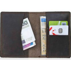 Skórzany cienki portfel slim wallet BRODRENE SW05 ciemnobrązowy - c. brązowy. Pomarańczowe portfele męskie Brødrene, bez wzorów, ze skóry. Za 83,99 zł.