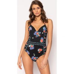 Strój kąpielowy Tory Burch Printed One 73171. Czarne stroje kąpielowe damskie Tory Burch, l, bez wzorów, z lycry. W wyprzedaży za 769,00 zł.