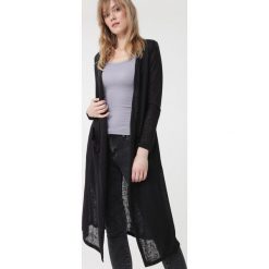 Czarny Kardigan Moss. Czarne swetry damskie Born2be, s, bez wzorów. Za 89,99 zł.