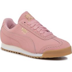 Sneakersy PUMA - Roma Brogue Wn's 369936 01 Bridal Rose/Puma Team Gold. Różowe półbuty damskie Puma, bez wzorów, ze skóry ekologicznej, bez obcasa, na płaskiej podeszwie, bez zapięcia. W wyprzedaży za 229,99 zł.