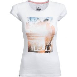T-shirt damski TSD617 - biały - Outhorn. Białe koszulki damskie Outhorn, z bawełny, klasyczne. W wyprzedaży za 24,99 zł.